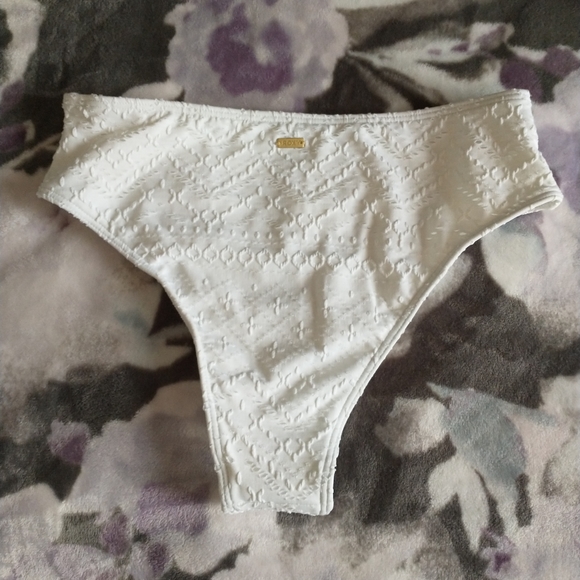 Roxy White Swimsuit - Picture 2 of 5